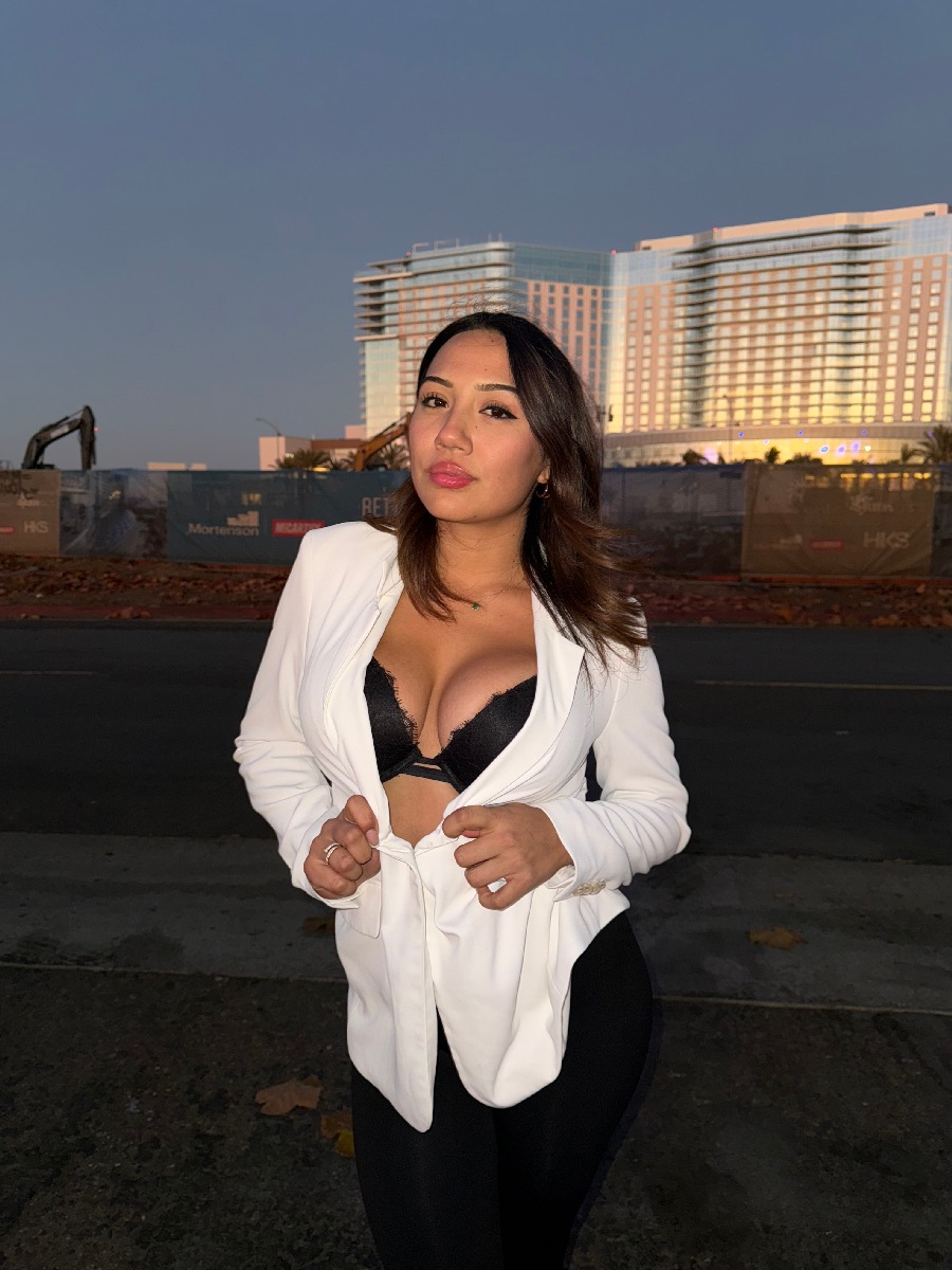 Take a pause and enjoy Ali Cruz — streaming from Hannover