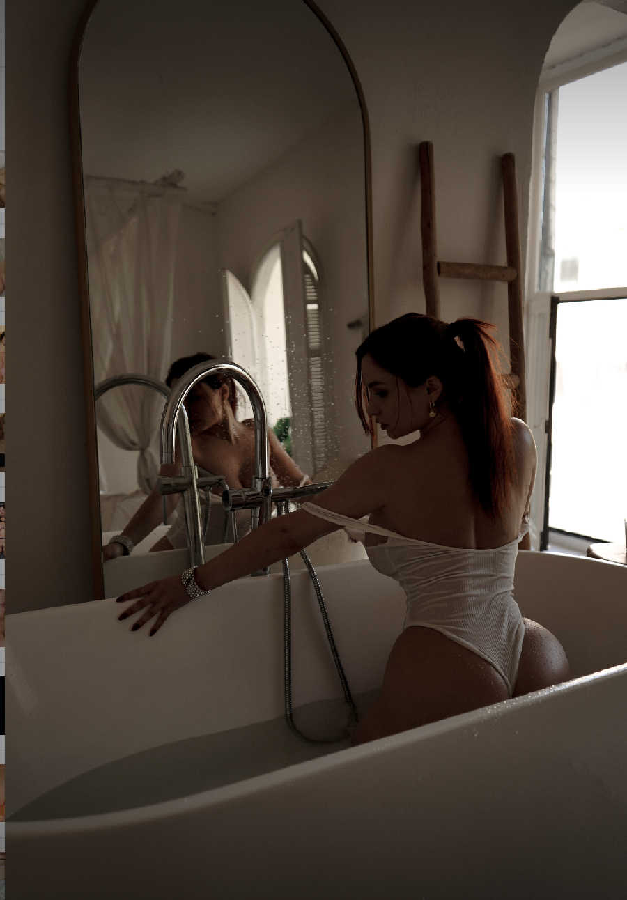 A playful frame from Miranda Faith nude — online in Hannover