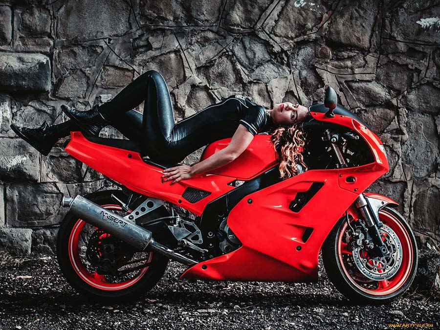 Beautiful girl Beautiful girls and motorcycles in Hannover