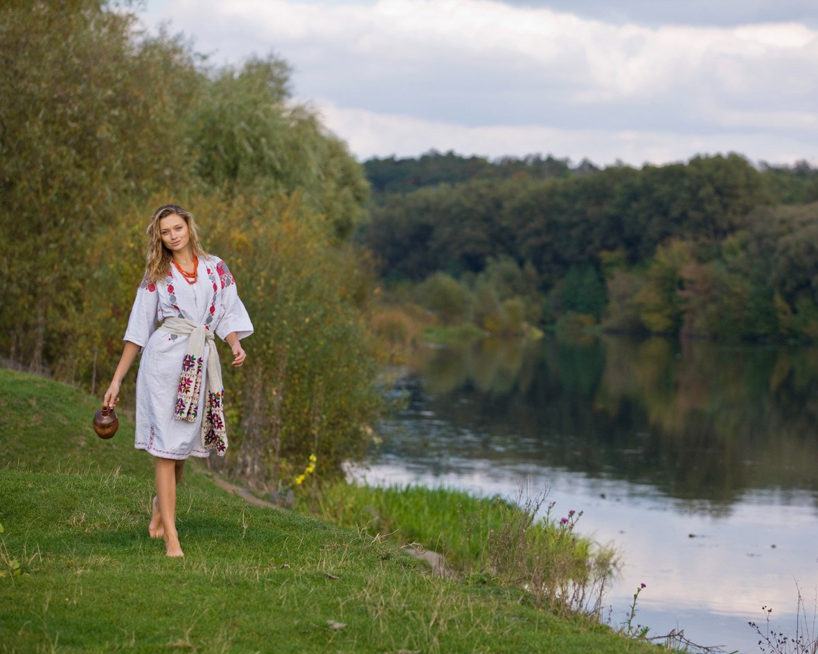 Nude girl Slavic women in Hannover