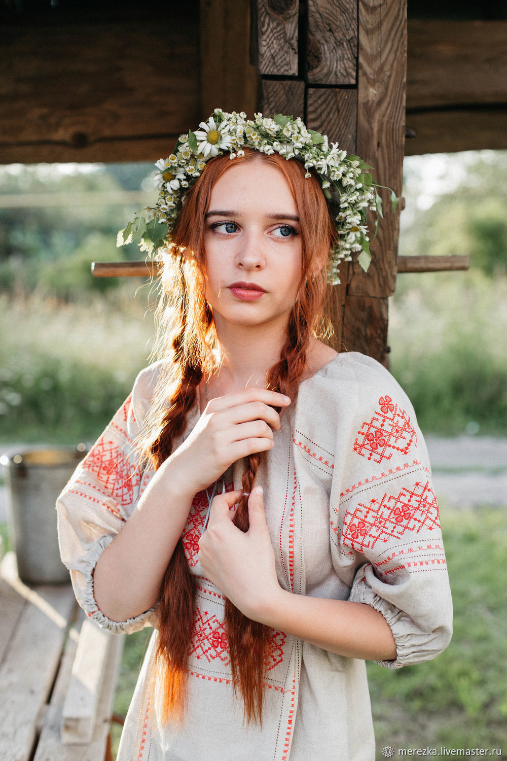 A playful frame from Girls in Slavic costumes — online in Hannover