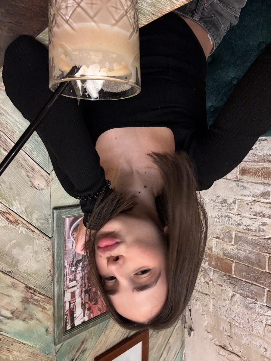 Fresh photos, fresh mood — Tina online in Hannover